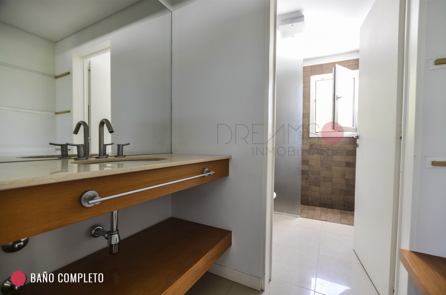 CASA NIVEL GERENCIAL EN VENTA - Bo COMAHUE GOLF CLUB