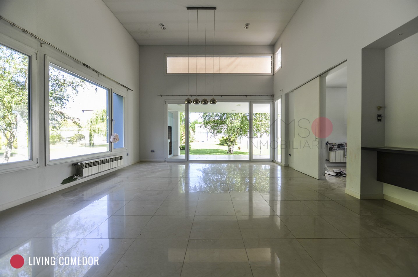 CASA NIVEL GERENCIAL EN VENTA - Bo COMAHUE GOLF CLUB