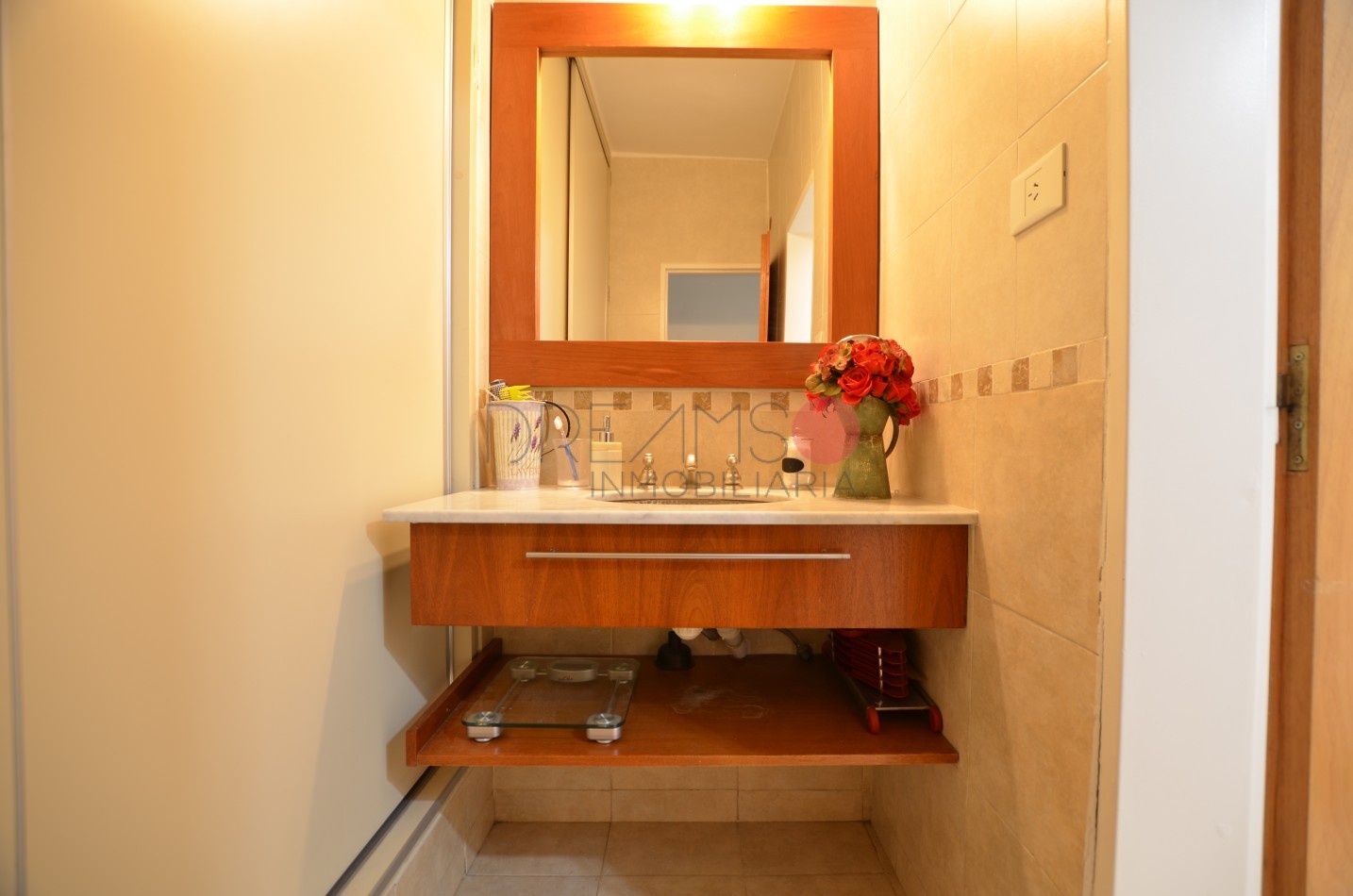 CASA EN VENTA 3 DORMITORIOS - BARRIO CUMELEN APTA CREDITO HIPOTECARIO