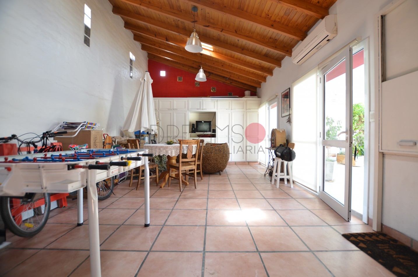 CASA EN VENTA 3 DORMITORIOS - BARRIO CUMELEN APTA CREDITO HIPOTECARIO