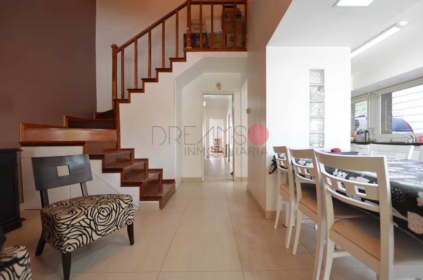 CASA EN VENTA 3 DORMITORIOS - BARRIO CUMELEN APTA CREDITO HIPOTECARIO