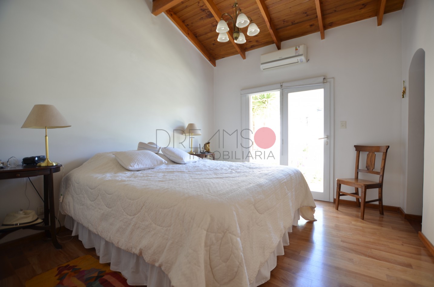 CASA EN VENTA 3 DORMITORIOS - BARRIO CUMELEN APTA CREDITO HIPOTECARIO